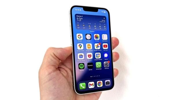 iPhone 16e iPhone 16e