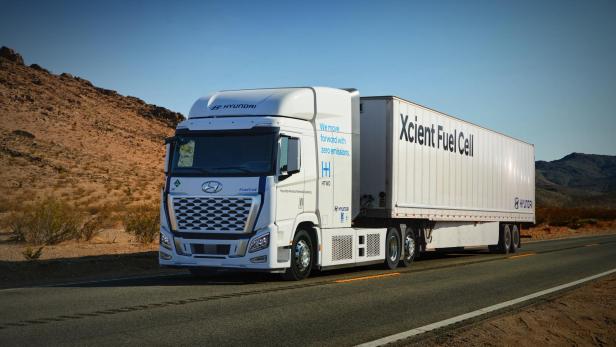Die neue Brennstoffzellen-Technologie verbessert wasserstoffbetriebene Lkw (Symbolbild). Die neue Brennstoffzellen-Technologie verbessert wasserstoffbetriebene Lkw (Symbolbild).