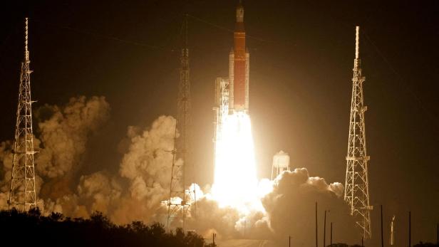 Die NASA will mit seiner Rakete SLS künftig schwere Lasten ins Weltall und Menschen zum Mond bringen Die NASA will mit seiner Rakete SLS künftig schwere Lasten ins Weltall und Menschen zum Mond bringen