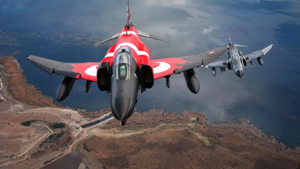 F-4 Phantom F-4 Phantom
