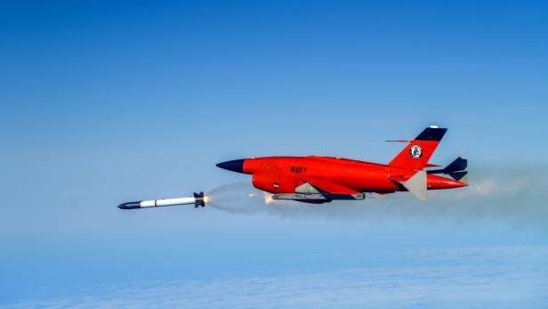 Der Ramjet wird abgefeuert. Der Ramjet wird abgefeuert.