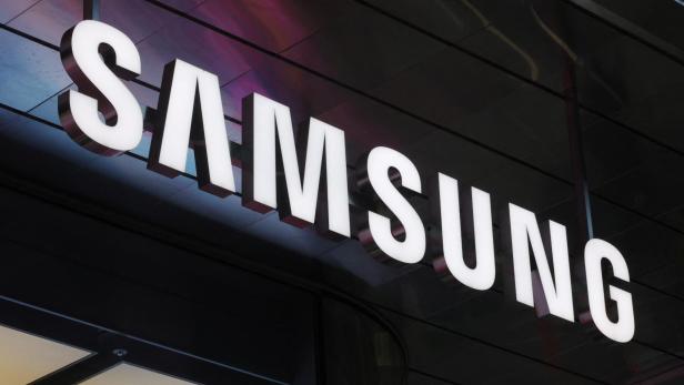 Samsung will seinen hauseigenen Exynos Chip in zukünftige Galaxy-Smartphones einbauen (Symbolbild). Samsung-Schriftzug