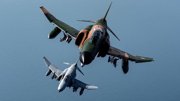 2 F-4 der südkoreanischen Luftwaffe 2 F-4 der südkoreanischen Luftwaffe