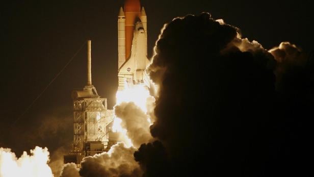 Chemische Raketen haben nur einen geringen spezifischen Impuls. Chemische Raketen haben nur einen geringen spezifischen Impuls.