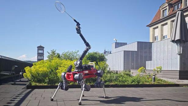 Badminton ist ein sehr anspruchsvoller Sport - nicht nur für einen Roboter. Badminton ist ein sehr anspruchsvoller Sport - nicht nur für einen Roboter.