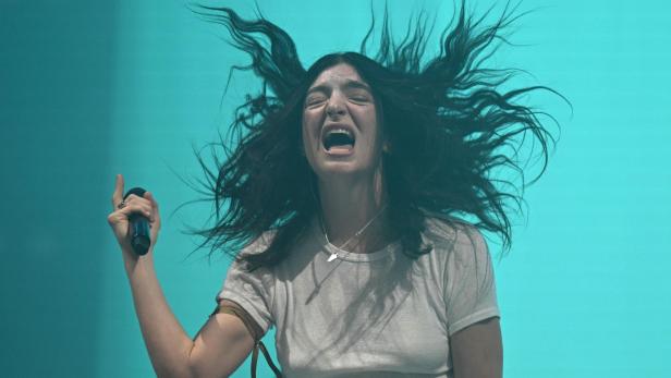 Lorde beim Glastonbury-Festival 2025. Lorde beim Glastonbury-Festival 2025.