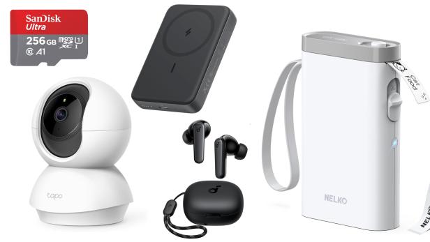 Eine SanDisk Ultra Speicherkarte, eine Tapo Überwachungskamera, eine Powerbank, Anker Kopfhörer und ein Nelko Etikettendrucker.