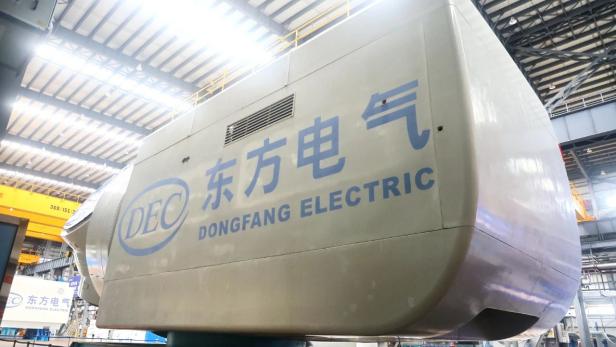 China bricht mit der neuen Windkraftanlage den eigenen Größenrekord. Dongfang Electric Windturbine