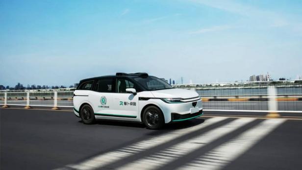 Ein Apollo Go Robotaxi