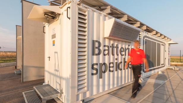 Ein Batteriespeicher der EVN in einem Container.