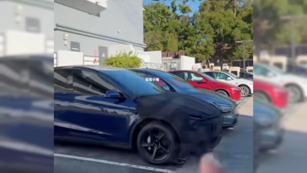 "Günstigeres" Tesla-Modell in freier Wildbahn abgelichtet