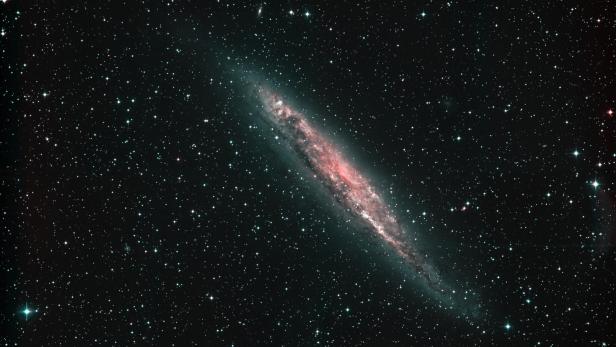 Die Balken-Spiralgalaxie NGC 4945.