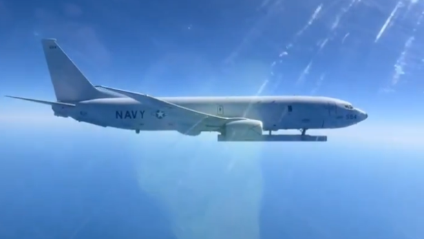 Boeing P-8A Poseidon mit einem AN/APS-154-Radarsensor.