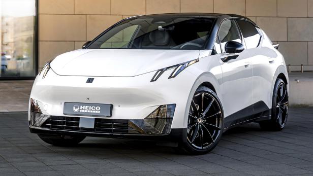 Das E-Auto Lynk & Co 02 in Weiß.