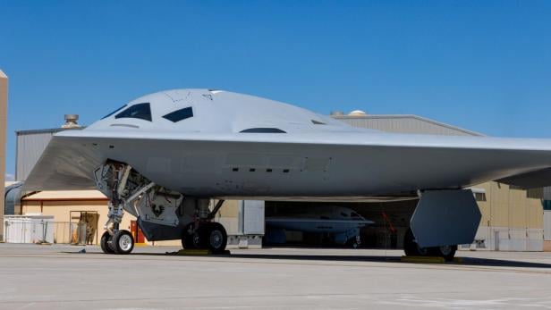 Erstmals beide B-21 Stealth-Bomber auf einem Foto zu sehen.