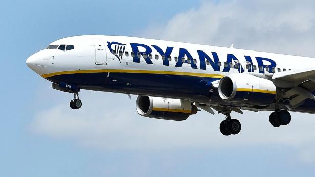 Ein Ryanair-Flugzeug im Landeanflug
