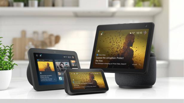 Eine Werbung für den Film "The Beekeeper" wird auf dem Display des Amazon Echo angezeigt