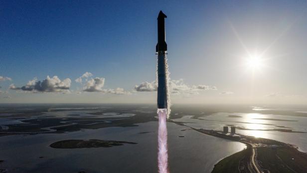 Starship-Rakete von SpaceX hebt ab
