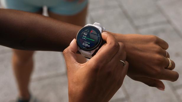 Symbolbild: Garmin Forerunner 165 Laufuhr