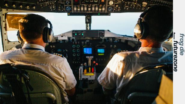 Piloten im Cockpit eines Flugzeugs