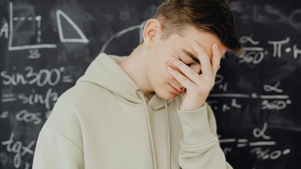 Früher hat man sich zumindest noch die Mühe gemacht, Spickzettel zu schreiben.