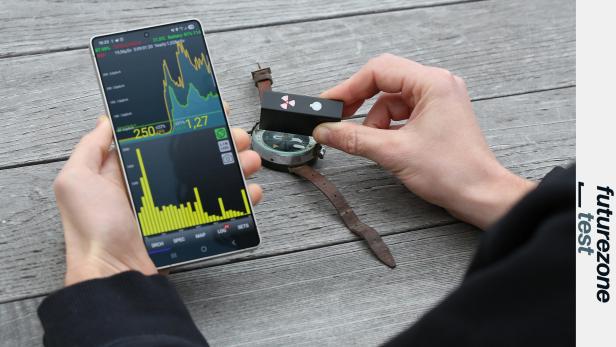 Raysid misst die Strahlung eines russischen Armkompasses aus dem Jahr 1941