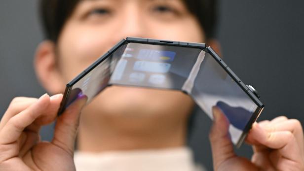 TriFold: Samsung stellt neuartiges Falt-Handy vor