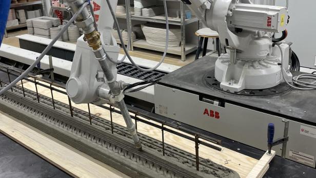 3D-Betondruck mit Roboterarm an der HCW.