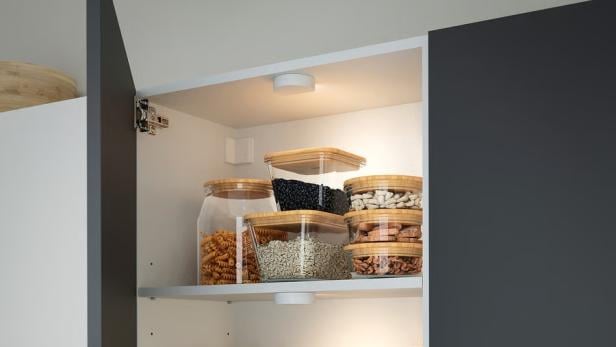 Die Lampen kommen im 2er-Pack, der 4 Euro kostet.