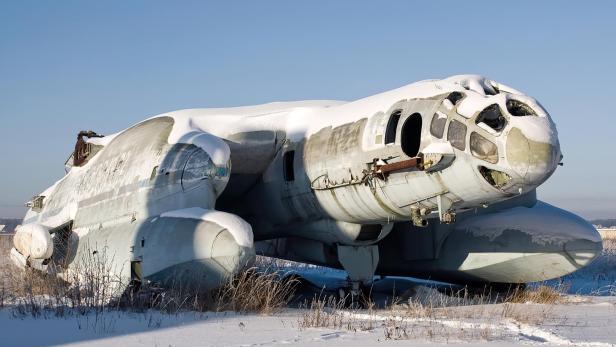 Die Bartini Beriev VVA-14 rostet in einem Freiluftmuseum vor sich hin
