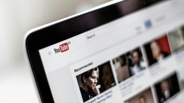 Ein Bildschirm auf dem YouTube geöffnet ist