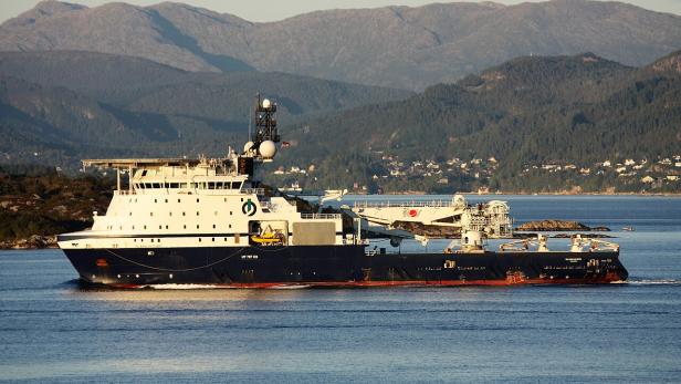 Das Arbeitsschiff Island Victory von VARD hat mit 477 Tonnen den derzeit größten Pfahlzug der Welt. 