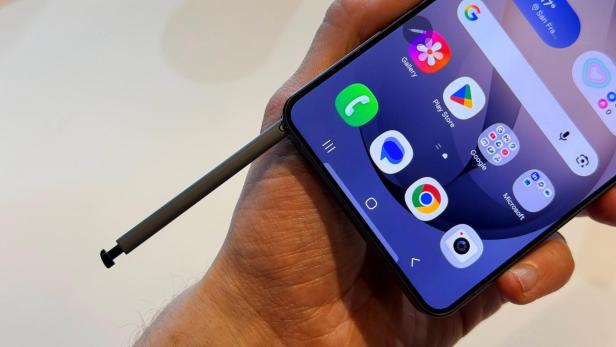 Galaxy S26 Hands-On