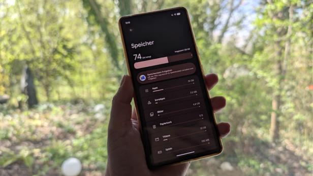 Android-Smartphone zeigt Speichereinstellungen des Handys