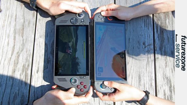 2 Personen halten die tragbaren Spielekonsolen Asus ROG Xbox Ally X und Nintendo Switch 2