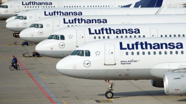 Um 60 Prozent hat die Lufthansa im Jahr 2013 ihren Gewinn gesteigert - auf mehr als eine Milliarde Euro.