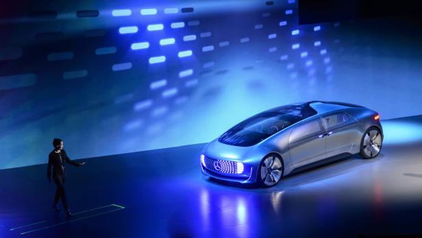 Daimler stellte auf der CES in las Vegas mit dem Mercedes F015 ein selbtfahrendes Concept Car vor