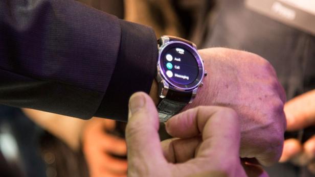 Audi stellt eine Smartwatch und ein Tablet auf der CES 2015 vor