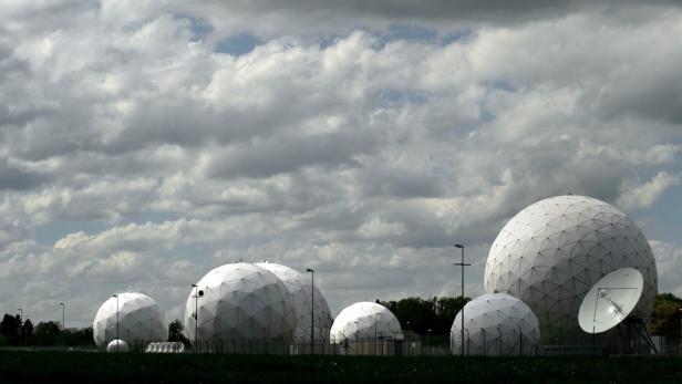 Gut geschützte Radar- und Kommunikationsanlagen im deutschen Bad Aibling. Hier soll die US-Spionagezentrale in Europa sein