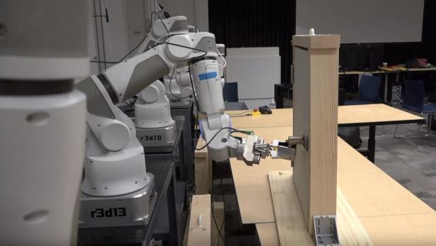 Googles Roboterarme lernen als Kollektiv aus Erfahrungen