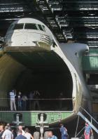 Das ukrainische Antonov An-225 Mriya Flugzeug in der Montagehalle des Antonov-Flugzeugwerks in Kiew.