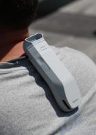 Der Reon Pocket Pro wird unter der Kleidung getragen.