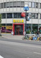 Ein Billa-Supermarkt in der Muthgasse mit U-Bahn- und ÖBB-Anbindung.