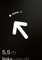 Die AirTag-App zeigt eine Pfeilnavigation, die 5,5 Meter nach links weist.