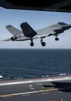 Eine J-35 startet von der Fujian.