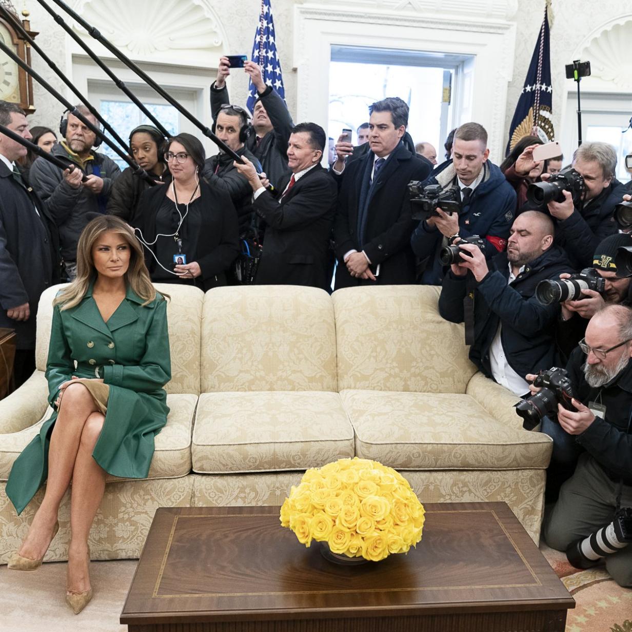 Bizarres Geburtstagsfoto Von Melania Trump Wird Zur Meme Vorlage