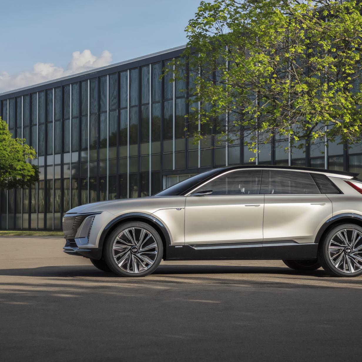 GM stellt Elektro SUV Cadillac Lyriq vor