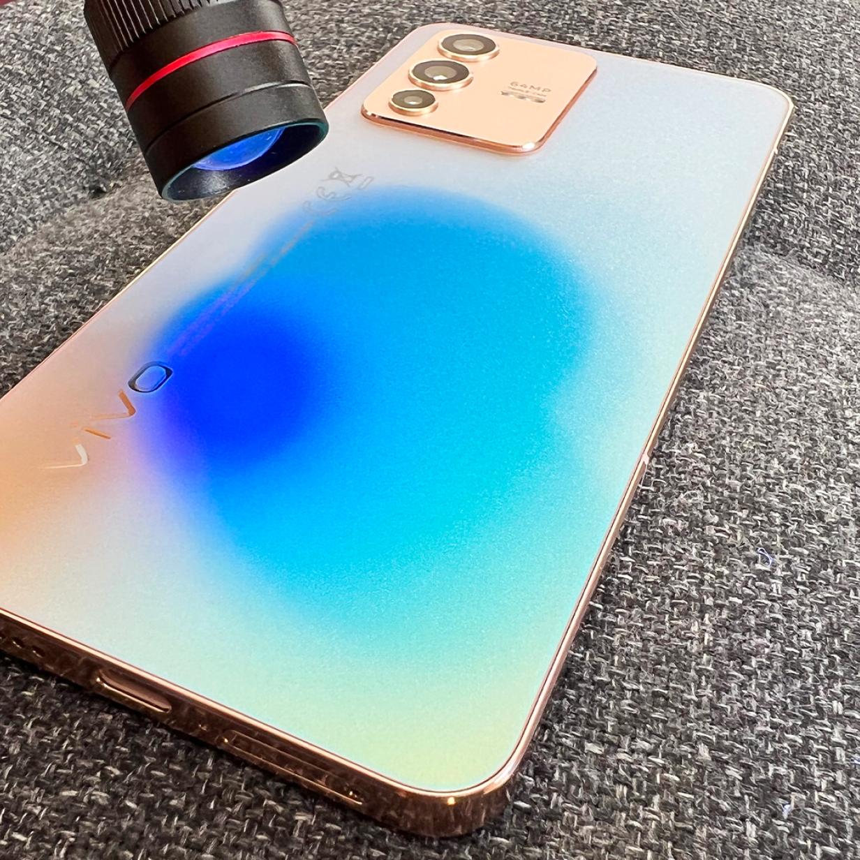 Vivo V23 5G im Test: Kamera, Display, Farbwechsel, Preis