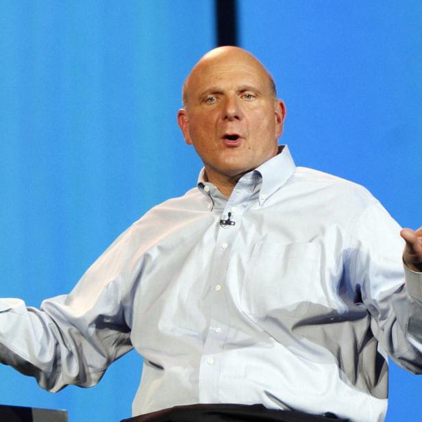 epa03834544 (FILE) A file photo dated 09 January 2012 shows Microsoft CEO Steve Ballmer speaking at the International Consumer Electronics Show (CES) in Las Vegas, Nevada, USA. Microsoft on 23 August 2013 announced that Ballmer plans to retire from his office within the next 12 months. EPA/DAN GLUSKOTER *** Local Caption *** 50739402
