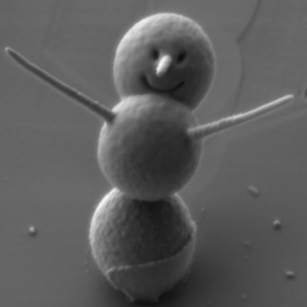 Die Londoner Western University hat den kleinsten Schneemann der Welt produziert. Er ist 0,003 Millimeter hoch